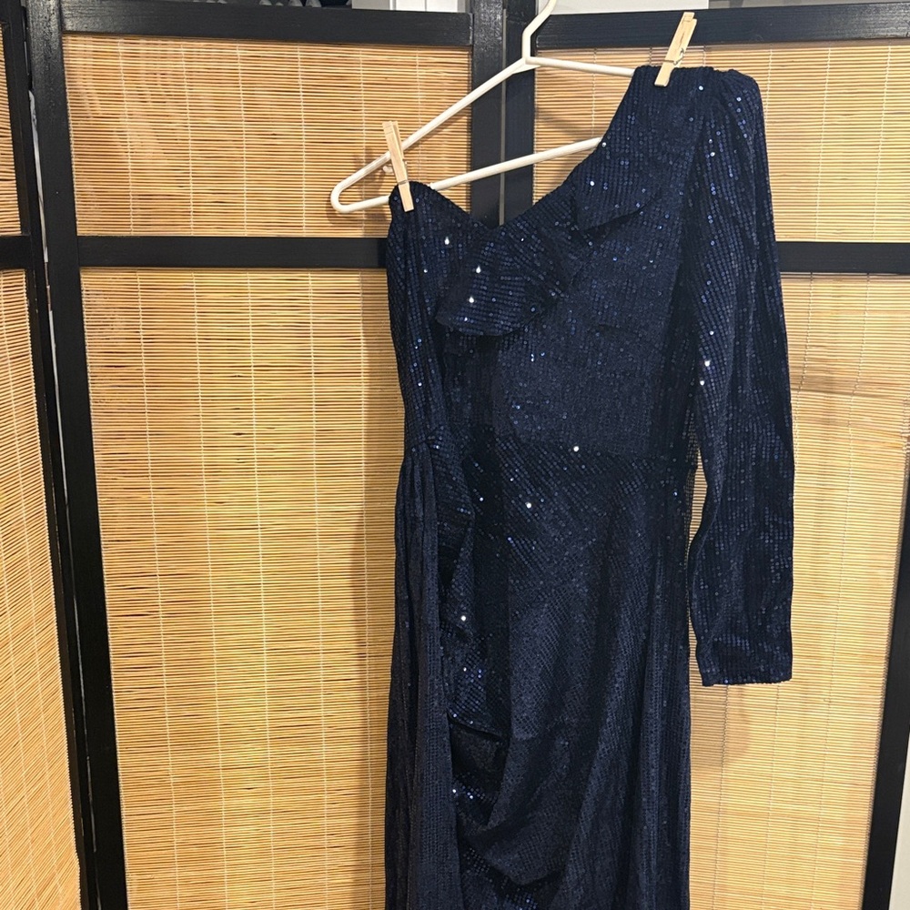 Elegant Navy Blue One-Shoulder Dress